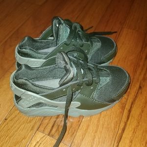 10.5c Army Green Huaraches